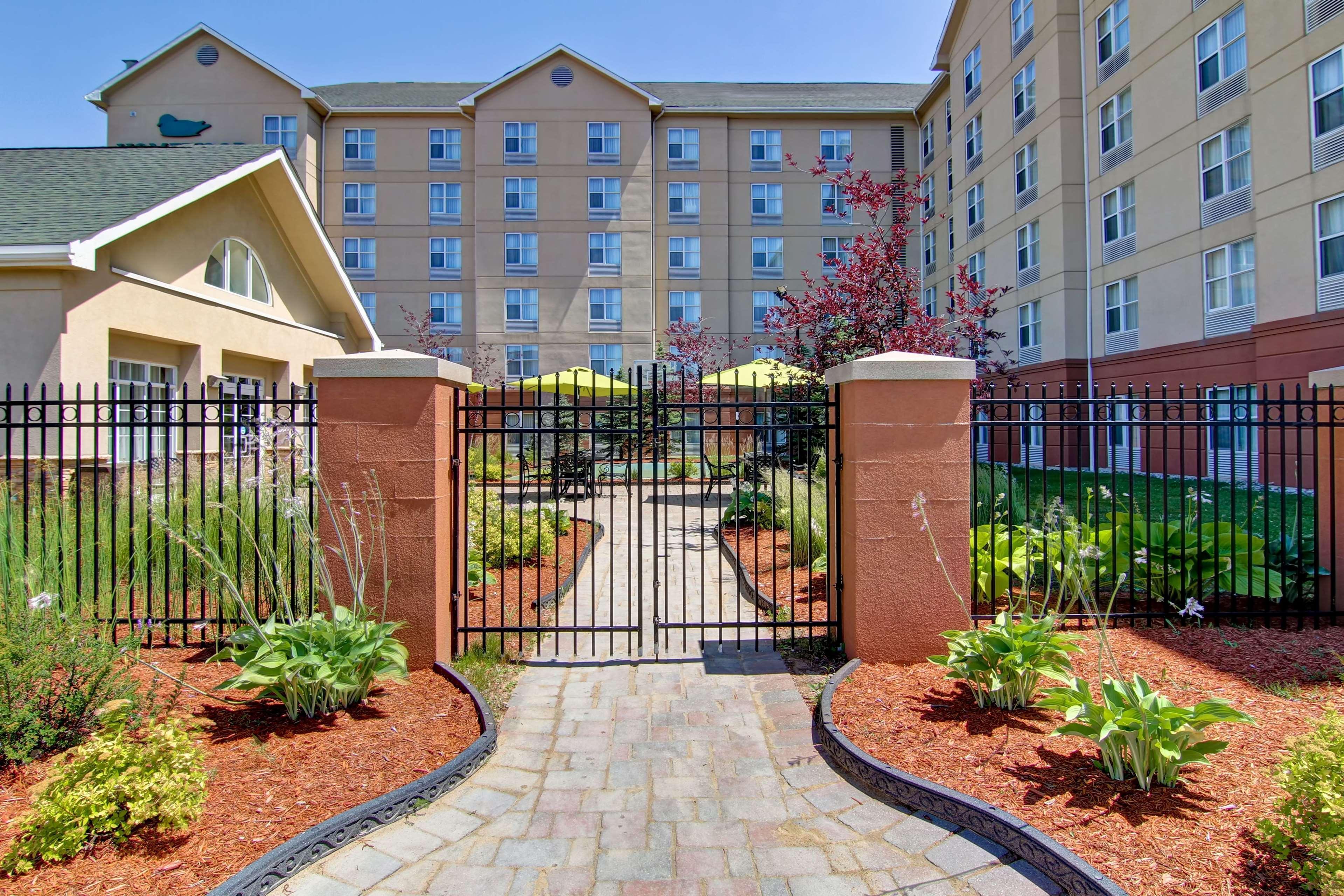 Homewood Suites By Hilton Toronto Mississauga Buitenkant foto